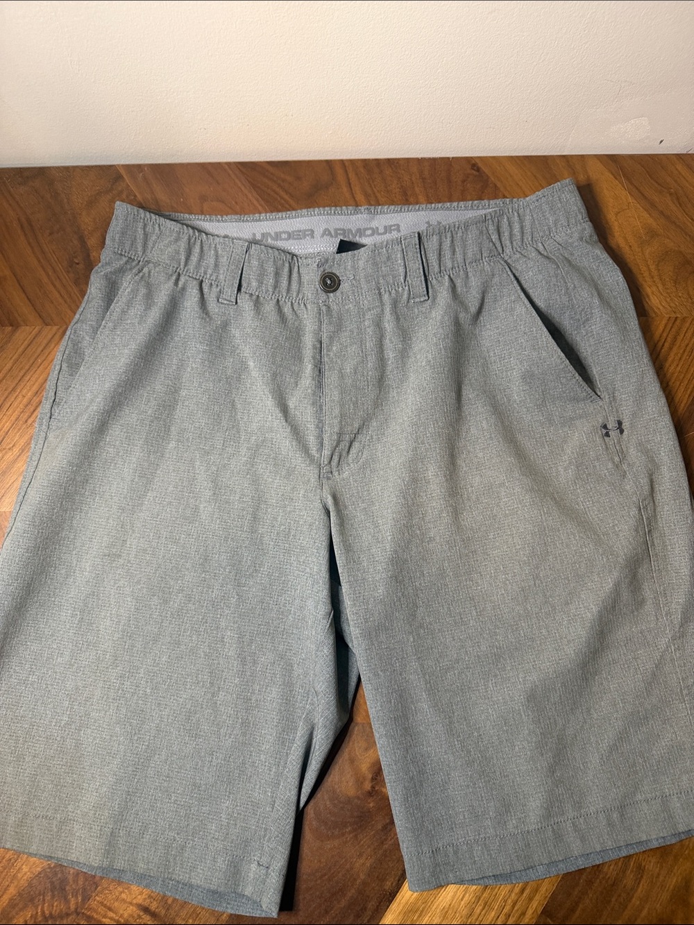 Under Armour Golf Shorts Grey Colour Sz. 34